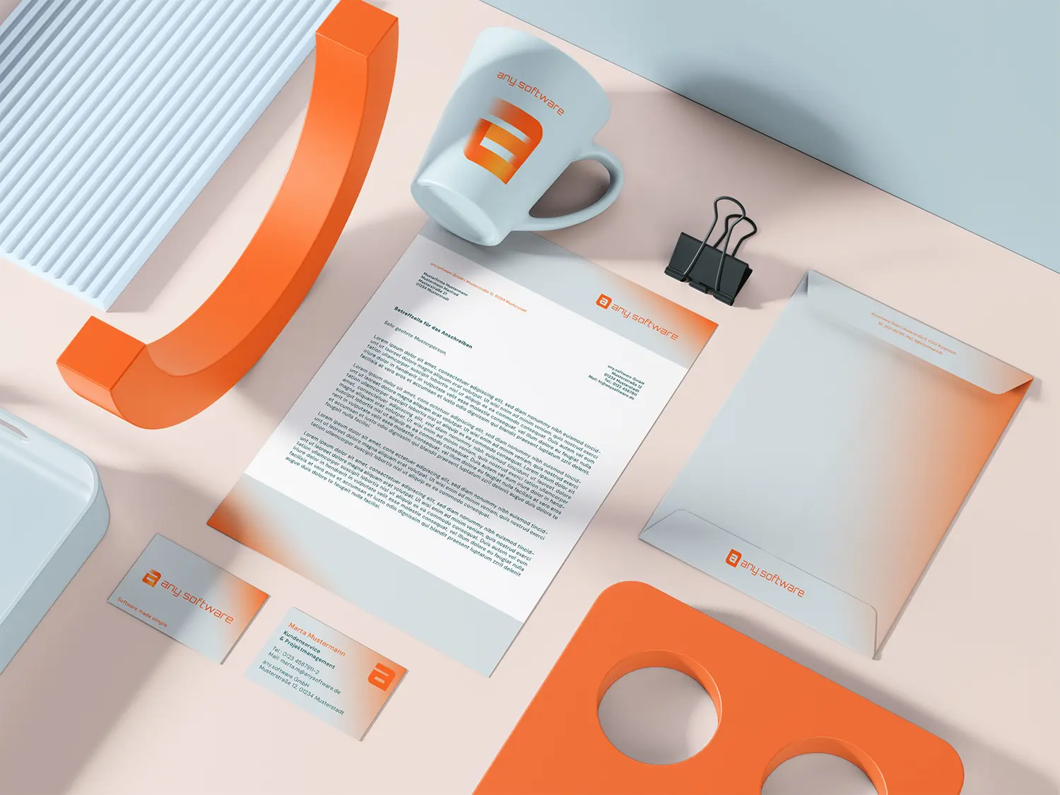 software-technik-firma-development-it-dienstleister-design-grafikdesign-layout-branding Das Corporate Design eines Unternehmens umfasst neben dem Logo auch das Schriftbild, die Farbpalette, die Bildsprache, Grafiken und vieles mehr.